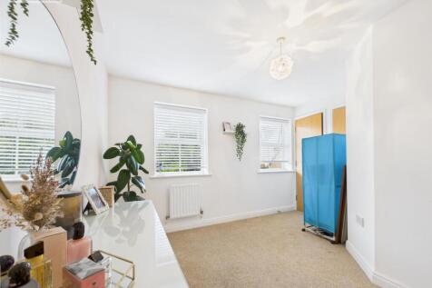 bedroom 3 .1