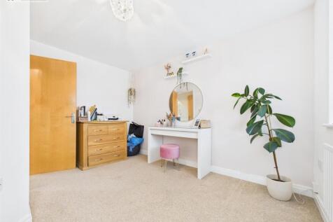 bedroom 3 .3