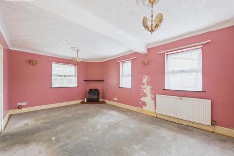 living room 1.jpg