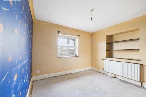 bedroom 2 .1.jpg