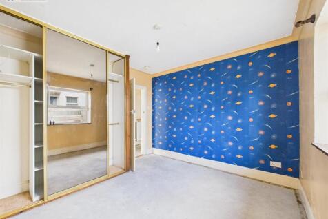 bedroom 2 .2.jpg