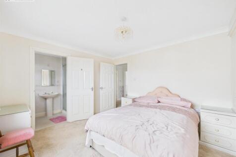 Bedroom 1 ii.jpg