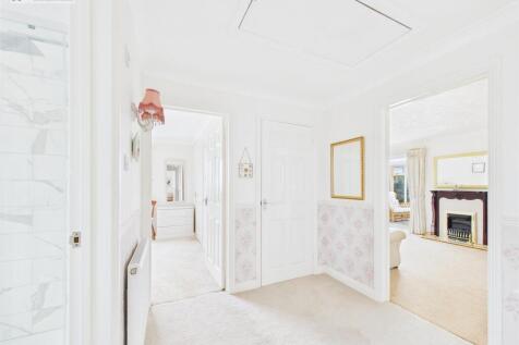 Hallway.jpg