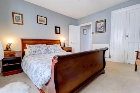Bedroom 1 .1.jpg