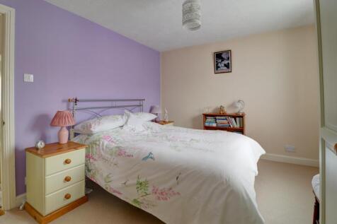 Bedroom 1.jpg