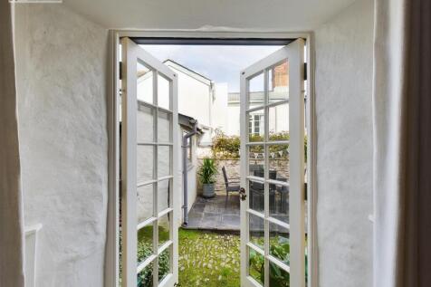 French doors to courtyard.jpg