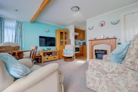 Living Room 1.jpg