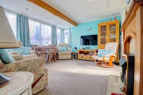 Living Room 4.jpg
