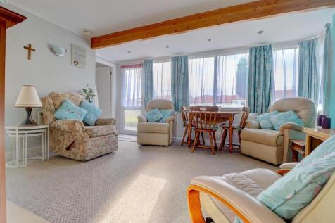 Living Room 3.jpg