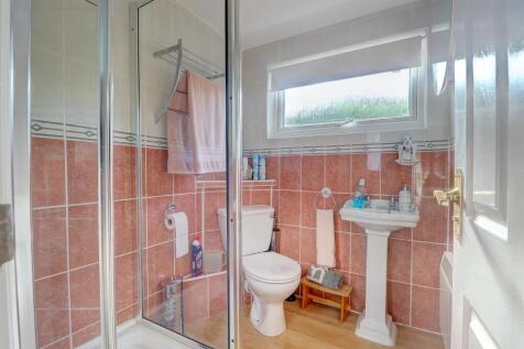 Bathroom 1.jpg