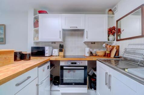 Kitchen .2.jpg