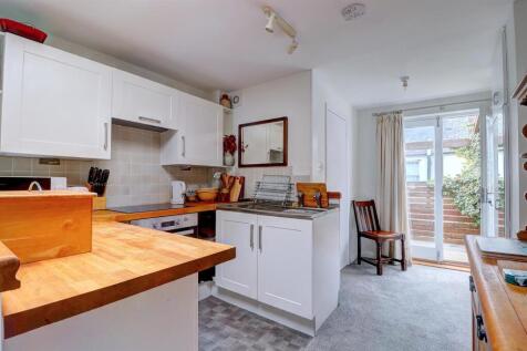 Kitchen .3.jpg