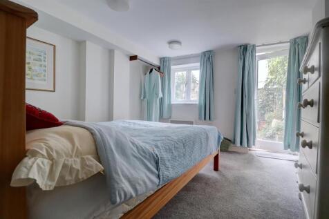 Bedroom 1 .1.jpg
