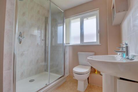 Bathroom .1.jpg