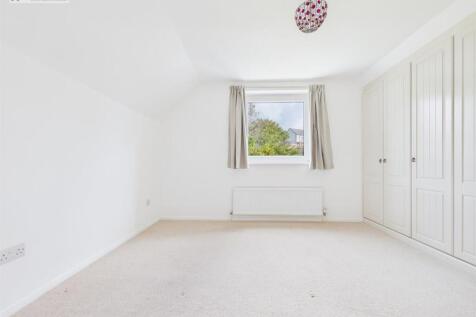 Bedroom 2 .2.jpg