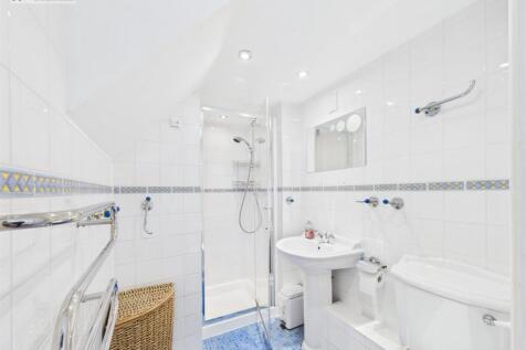 En suite Bedroom 3.jpg