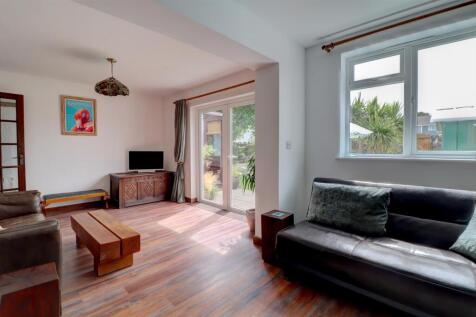 Living room iv.jpg