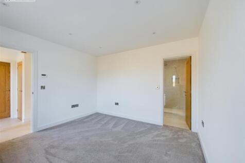 Harbour Bedroom 2 with en suite ii.jpg