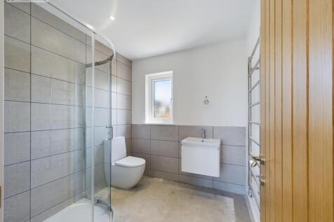 Dune Bedroom 1 en suite.jpg