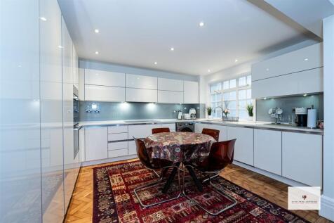 Chiltern Court 166-004 HR - HPA.jpg