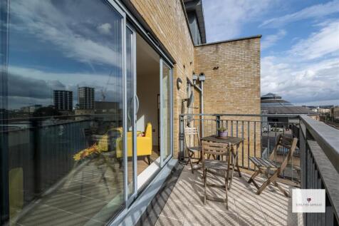 Regents Park Road 10&#64;208-027 HR - HPA.jpg