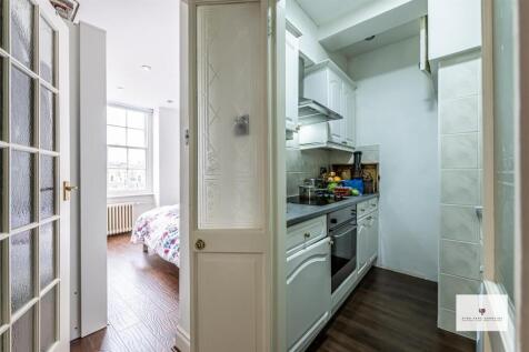 Queen&#39;s Court 130-009 HR - HPA.jpg