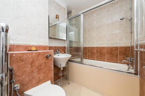 Ralph Court 67-Bathroom 1.jpg