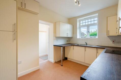 Kitchen (b)