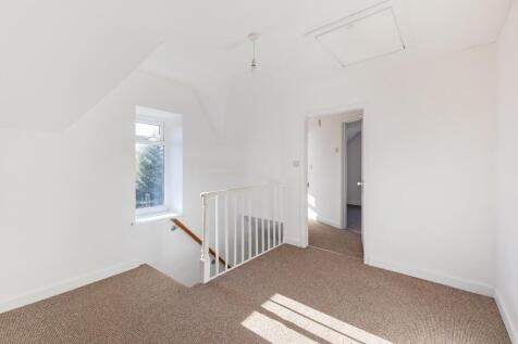 Area at top of stairs (1)