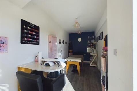 Study/ Current Salon