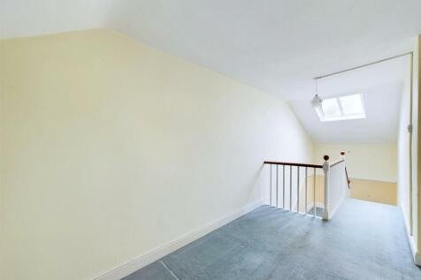 2nd Floor Landing