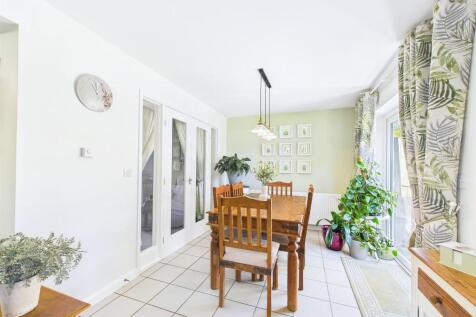 Open Plan Kitchen/Dining/Living Area