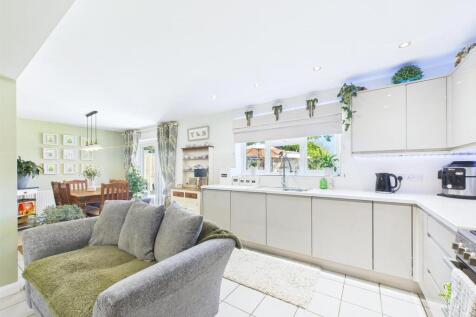 Open Plan Kitchen/Dining/Living Area
