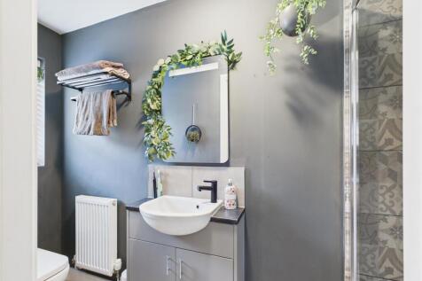 En-suite shower room