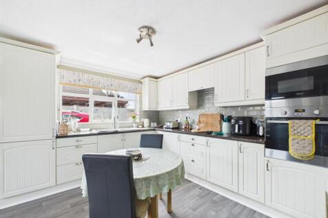 Kitchen/Living Area