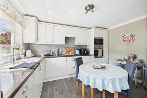 Kitchen/Living Area