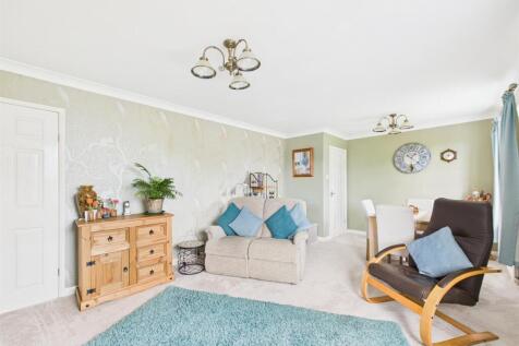 Living/Dining Area