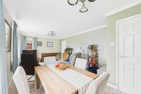 Living/Dining Area