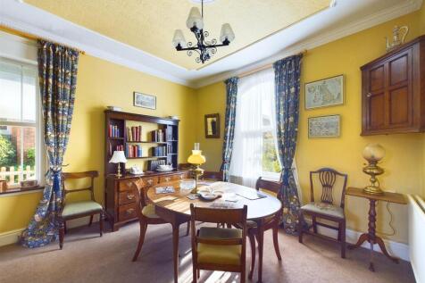 Living Room/Dining Room