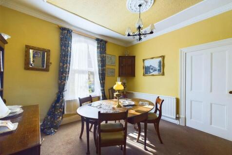 Living Room/Dining Room