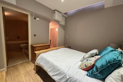 bed 1 to ensuite