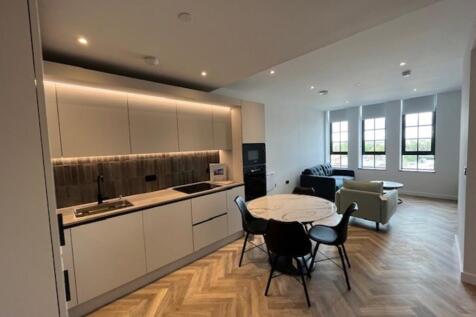 living area with ...