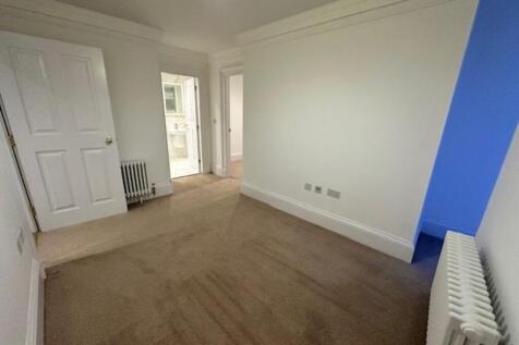bed 2 to ensuite