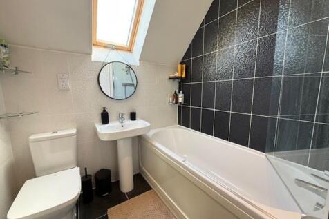 2nd bathroom