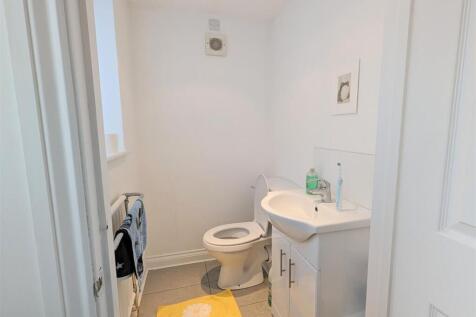 Downstairs Toilet.jpg