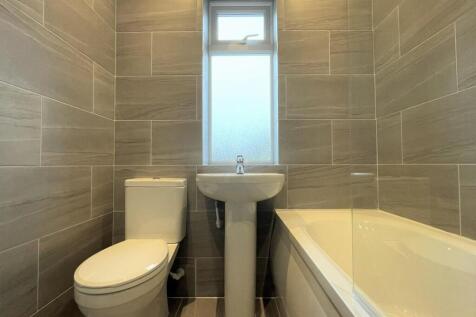 Bathroom 1.jpeg