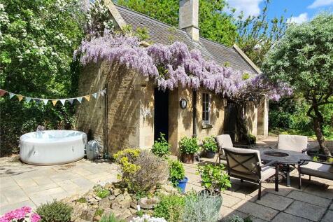 Wisteria Outhouses