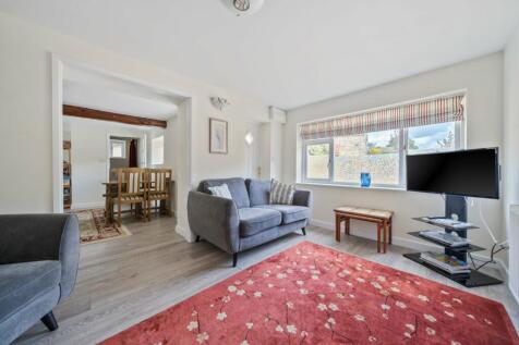 Cottage Lounge