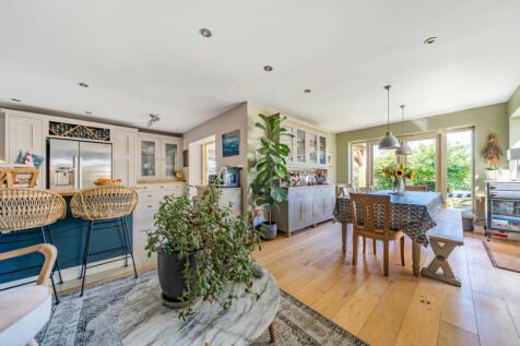 Snug/Dining