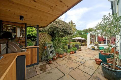 Outside Kitchen/Bbq